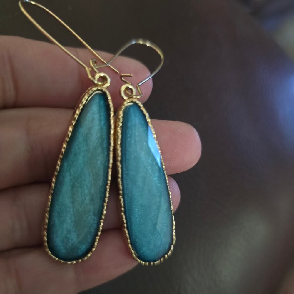 Teal Blue Earrings Teardrop Dangle Faceted Acrylic Bead Sparkling Gold Tone P11